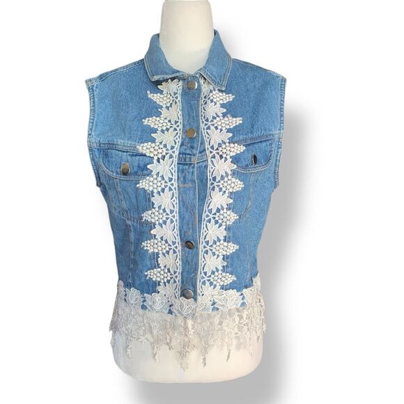 Upcycled Vintage Chambray Denim Vest White Lace Trim Small Custom OOAK Bohemian - Picture 3 of 11